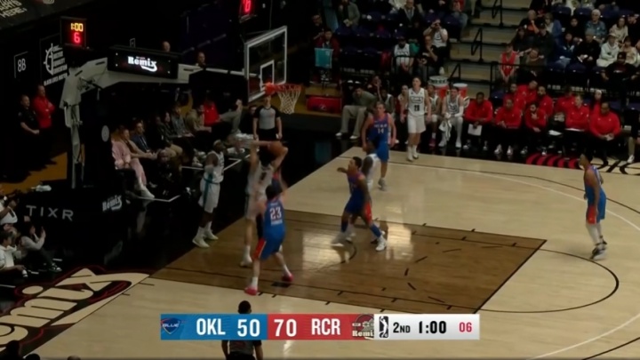 半岛体育在线-😤杨瀚森积极拼抢前场板再造犯规 罚球稳稳命中 半场10分10板