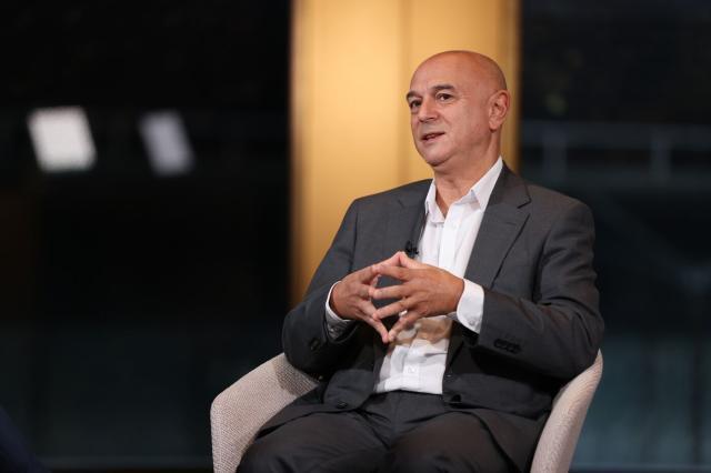 半岛体育在线-列维:不介意卖俱乐部股票 热刺无法“买到成功”